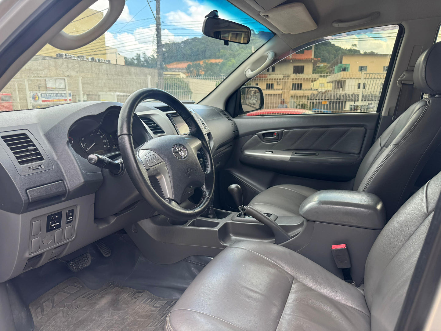 TOYOTA HILUX SR 3.0 TURBO DIESEL 4X4