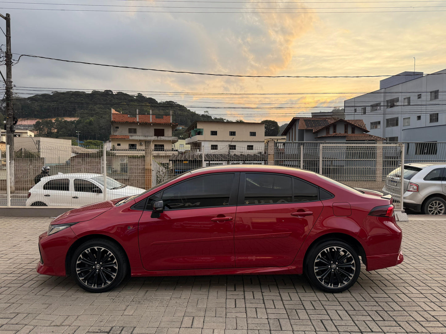 TOYOTA COROLLA GRS SPORT 2.0 AUT APENAS 25 MIL KM RODADOS