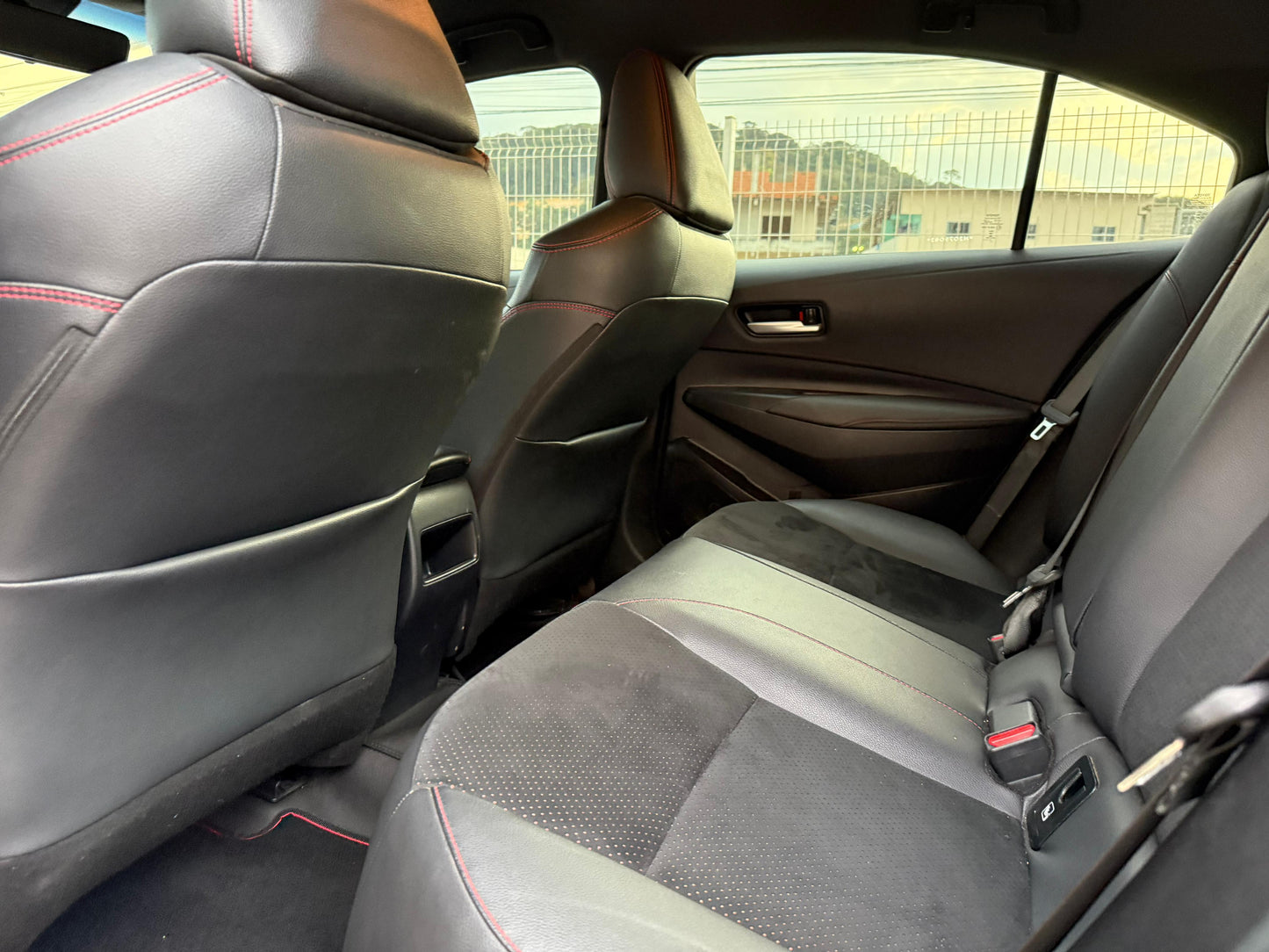 TOYOTA COROLLA GRS SPORT 2.0 AUT APENAS 25 MIL KM RODADOS