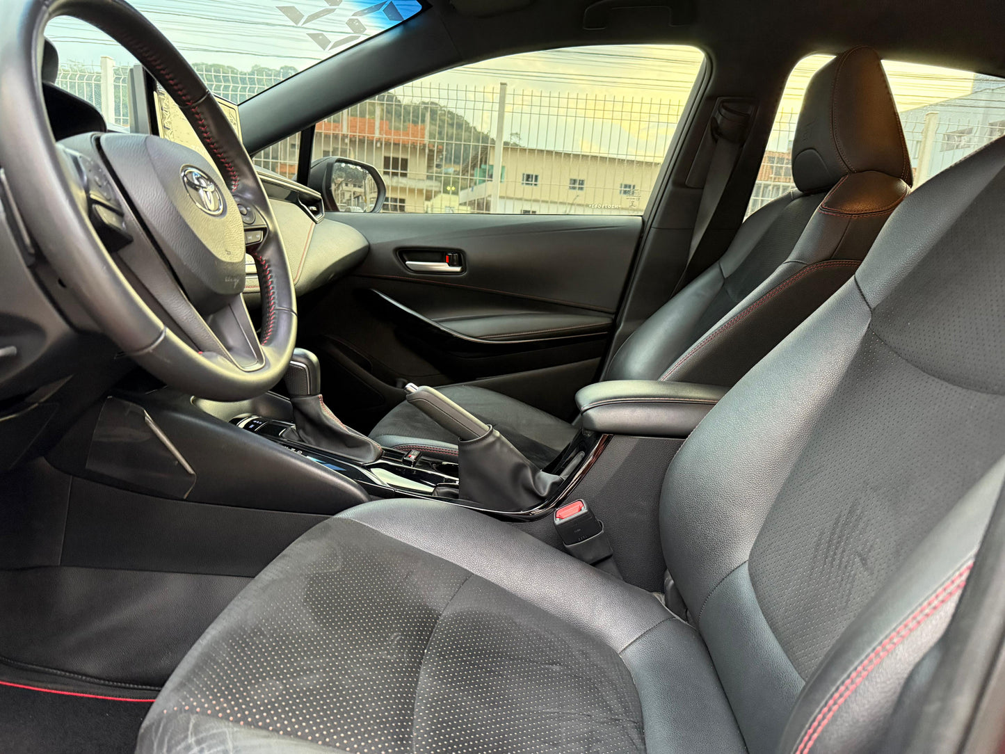 TOYOTA COROLLA GRS SPORT 2.0 AUT APENAS 25 MIL KM RODADOS