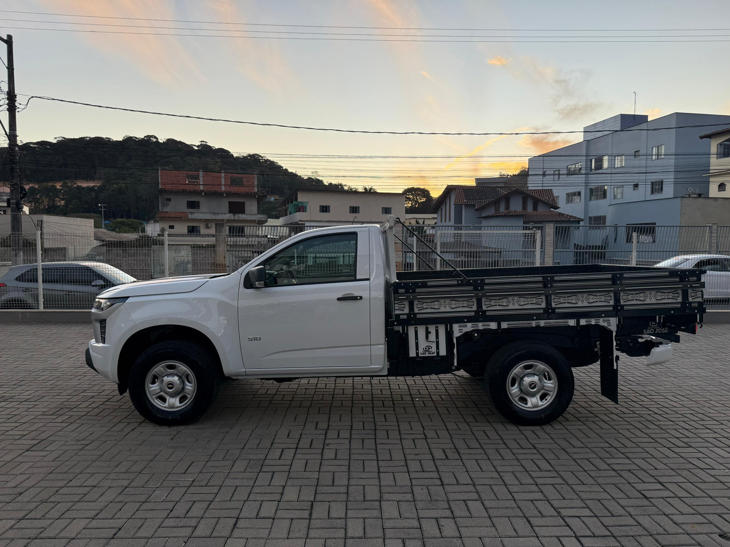 CHEVROLET S10 CS 2.8 TURBO DIESEL 4X4 COM CARROCERIA DE MADEIRA