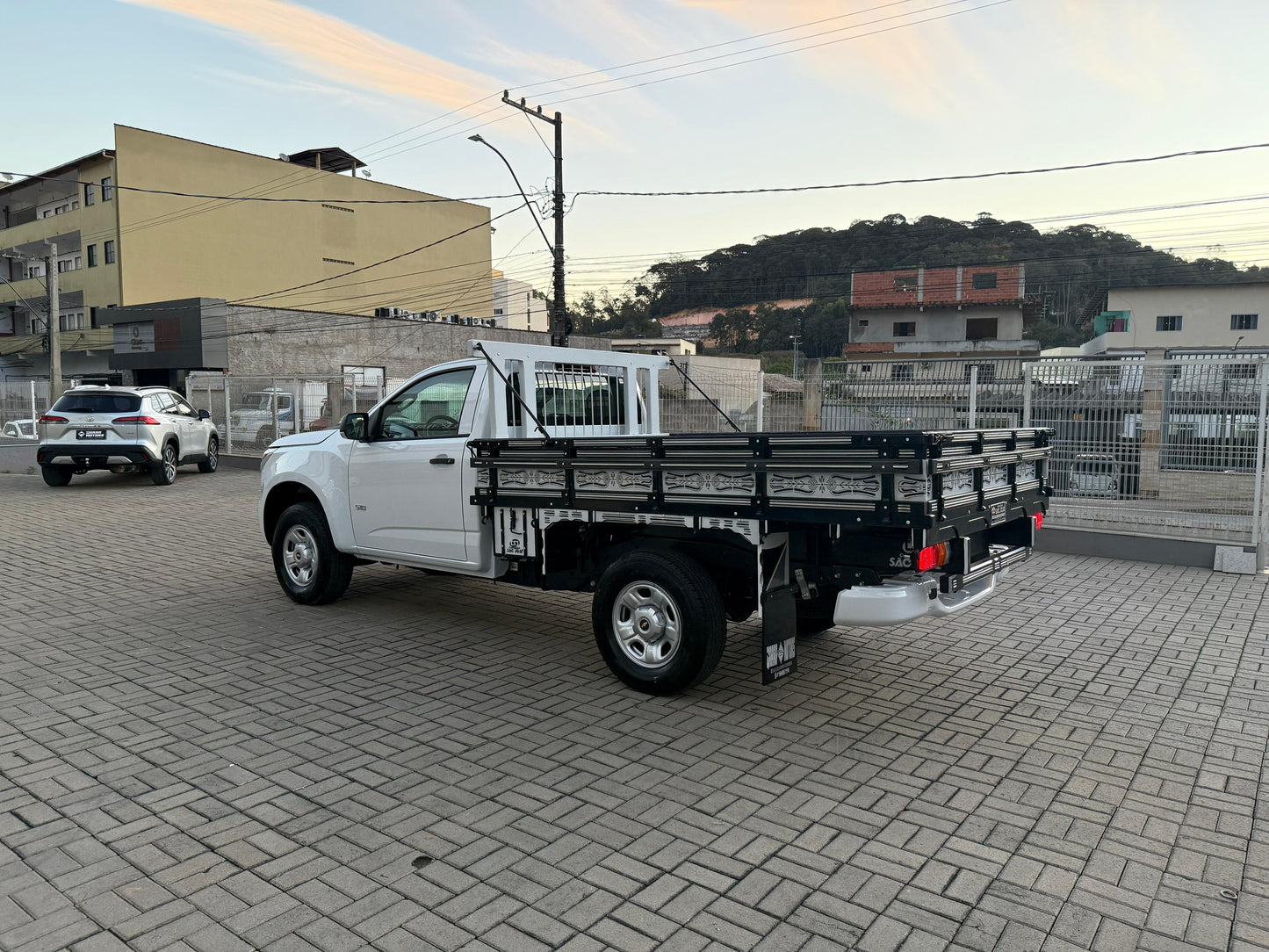 CHEVROLET S10 CS 2.8 TURBO DIESEL 4X4 COM CARROCERIA DE MADEIRA