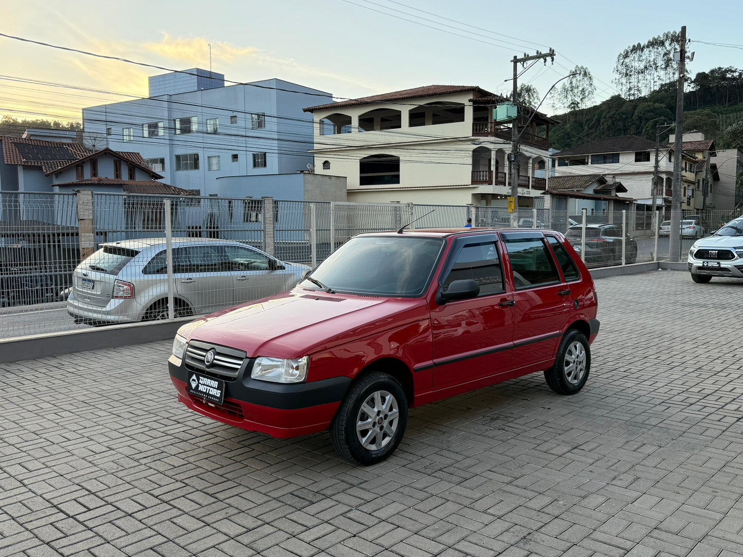 Fiat Uno Mille Fire 1.0 Flex mod 2012 Com ar condicionado