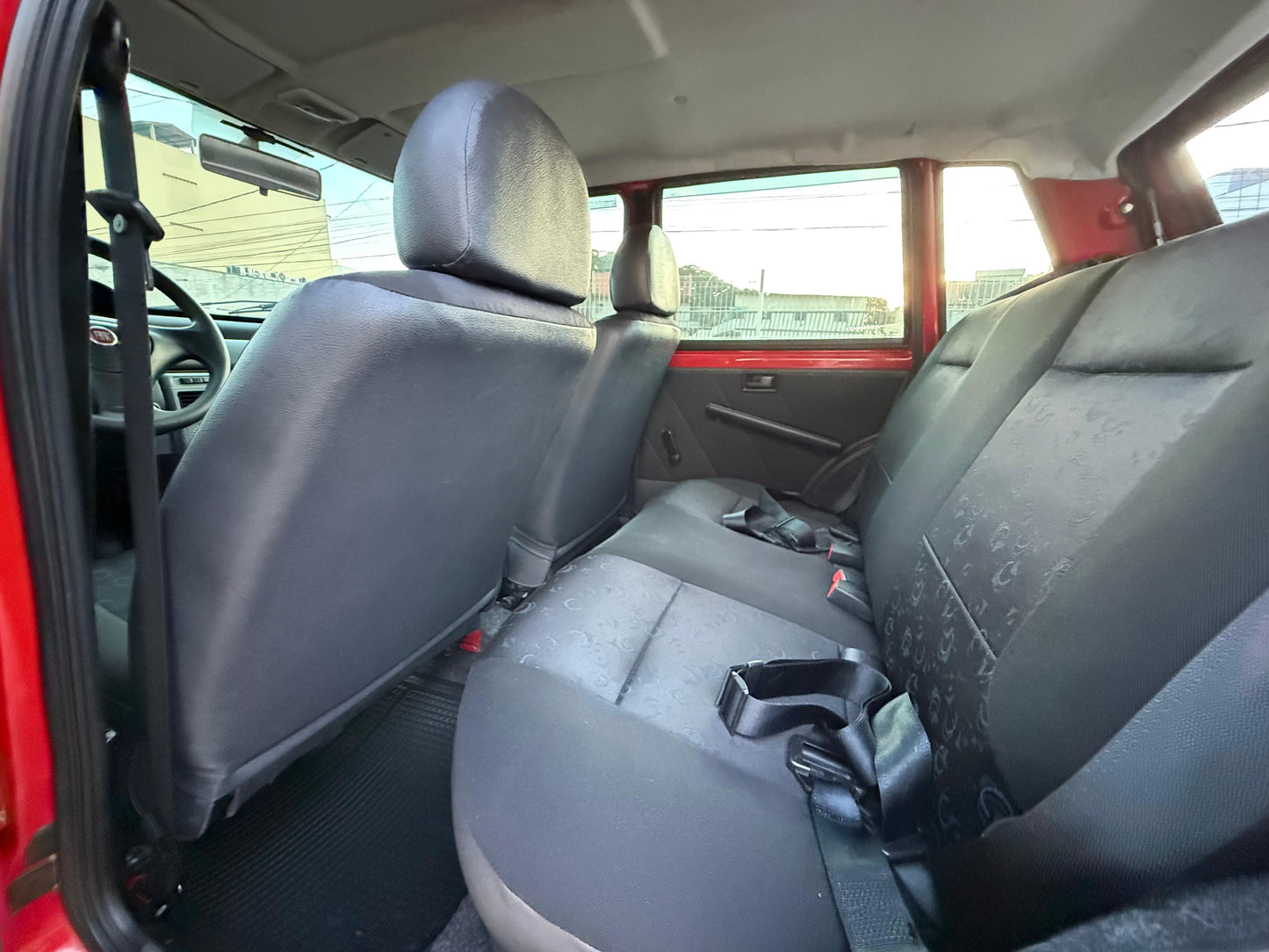Fiat Uno Mille Fire 1.0 Flex mod 2012 Com ar condicionado