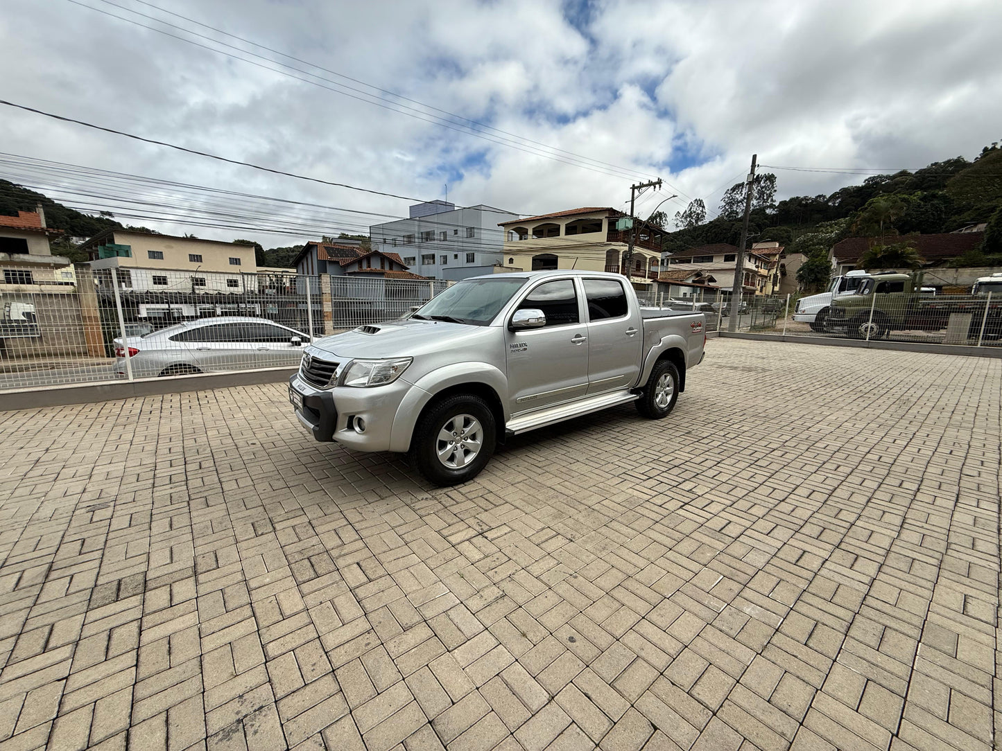 TOYOTA HILUX SRV 3.0 TURBO DIESEL 4X4