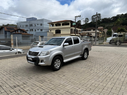 TOYOTA HILUX SRV 3.0 TURBO DIESEL 4X4