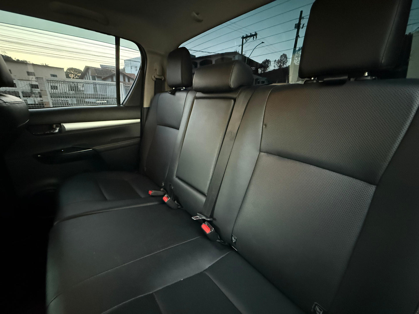 TOYOTA HILUX SRX 2.8 TURBO DIESEL( A TOPO DE LINHA)
