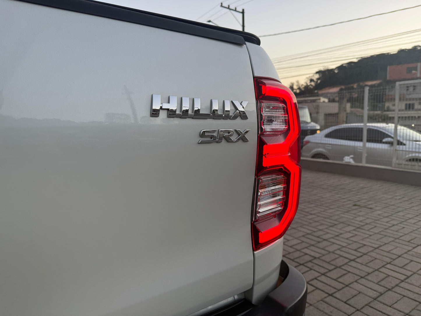 TOYOTA HILUX SRX 2.8 TURBO DIESEL( A TOPO DE LINHA)