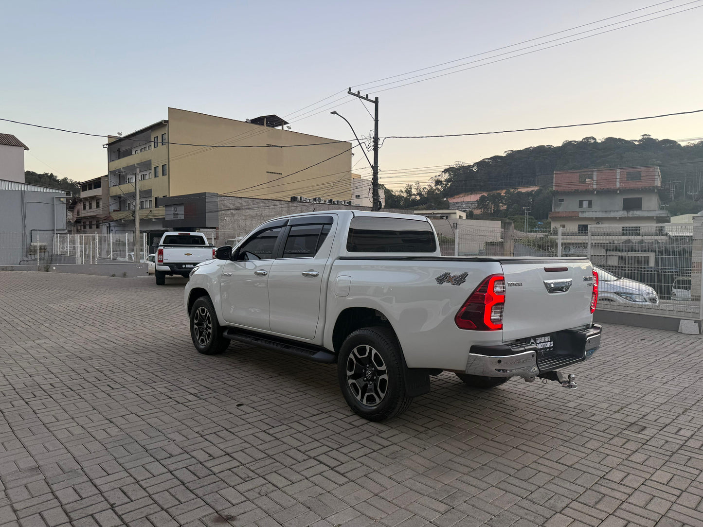 TOYOTA HILUX SRX 2.8 TURBO DIESEL( A TOPO DE LINHA)