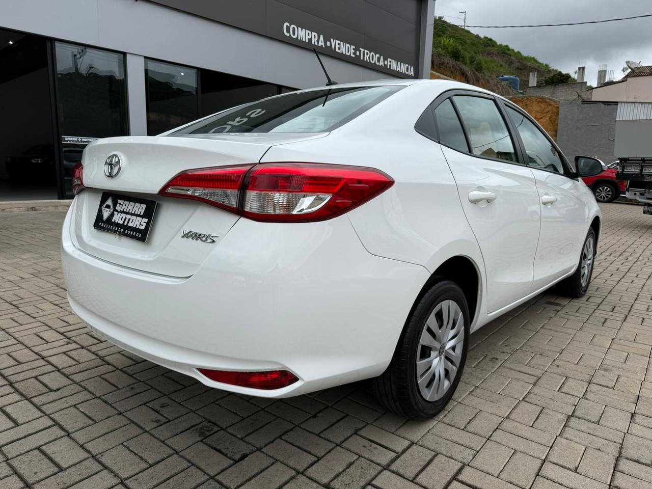 TOYOTA YARIS 1.5 XL SEDAN MOD 2025