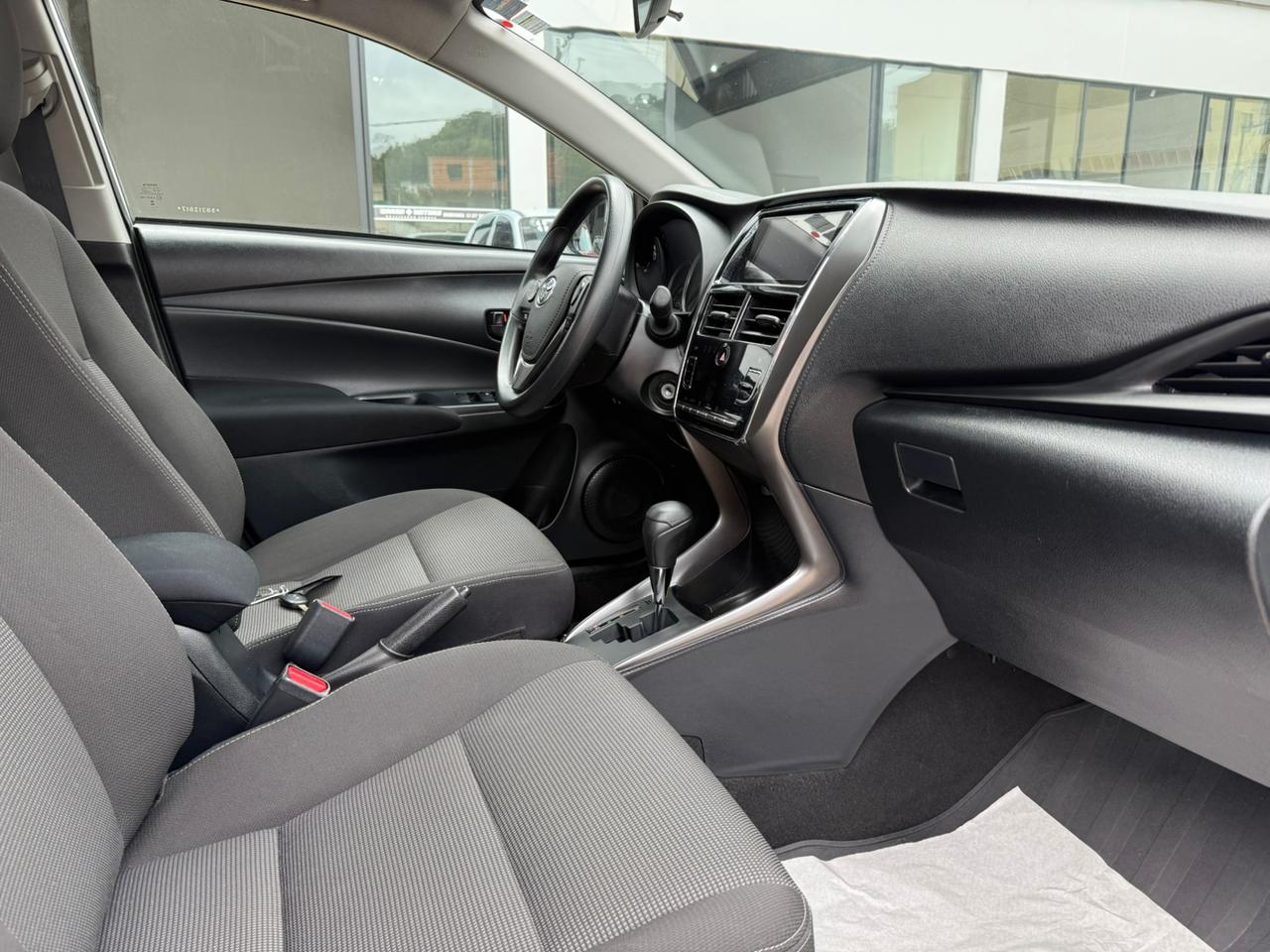 TOYOTA YARIS 1.5 XL SEDAN MOD 2025