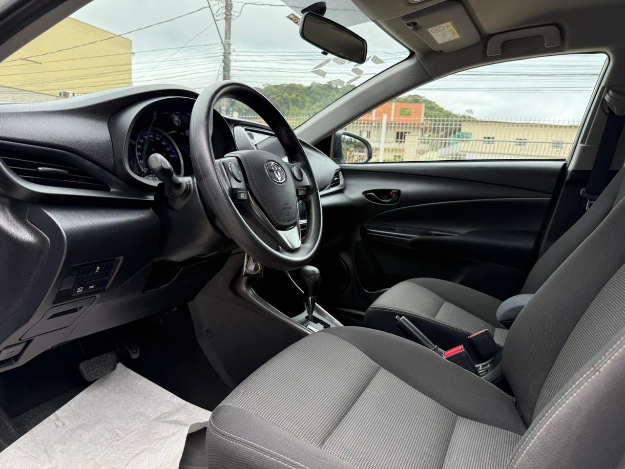 TOYOTA YARIS 1.5 XL SEDAN MOD 2025