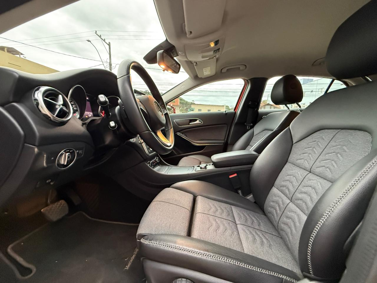 MERCEDES-BENZ GLA 200 STYLE 1.6 TURBO 7G-DCT