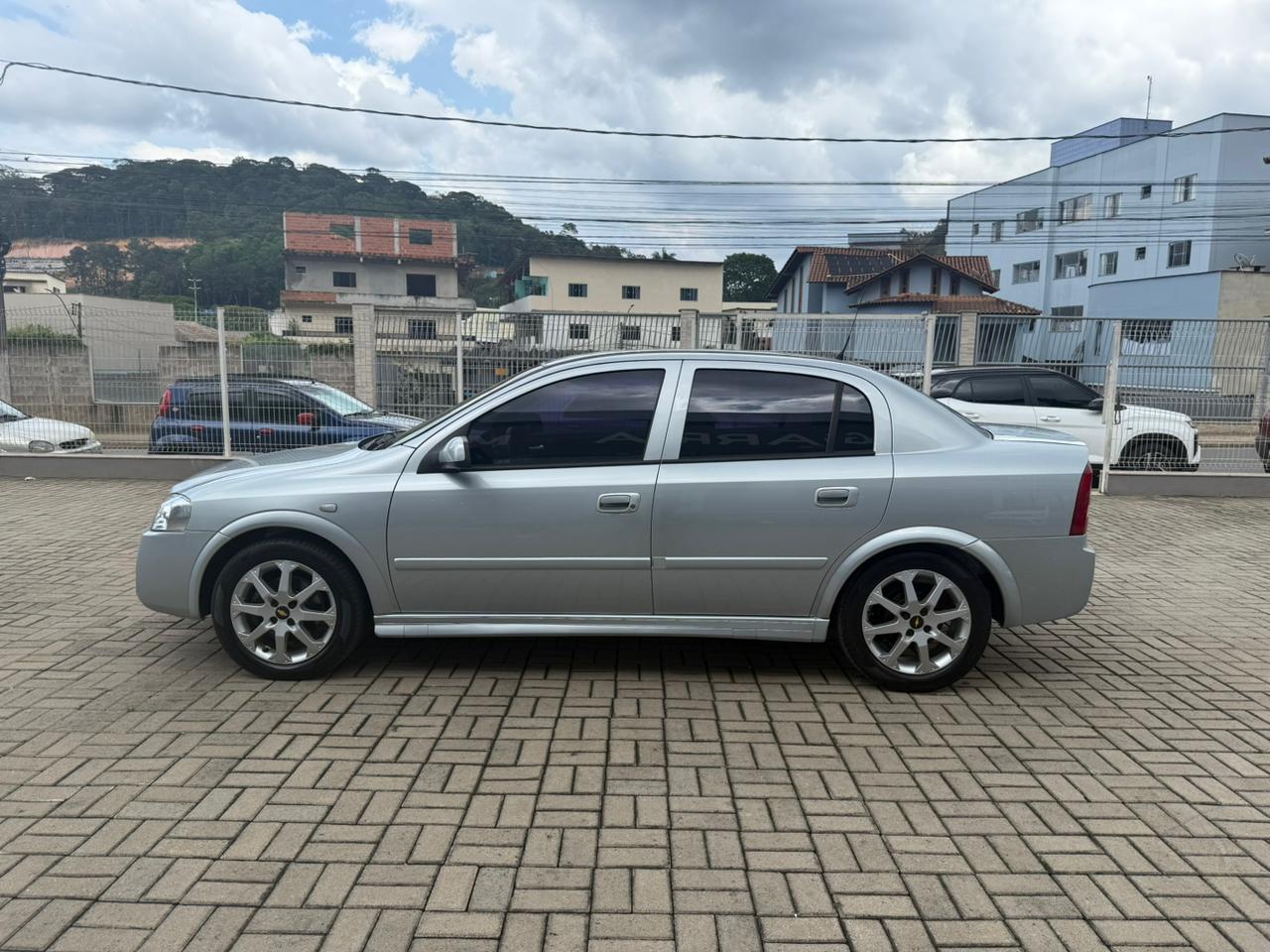 Chevrolet Astra Sedan 2.0 Completo 2011 – Excelente Estado!