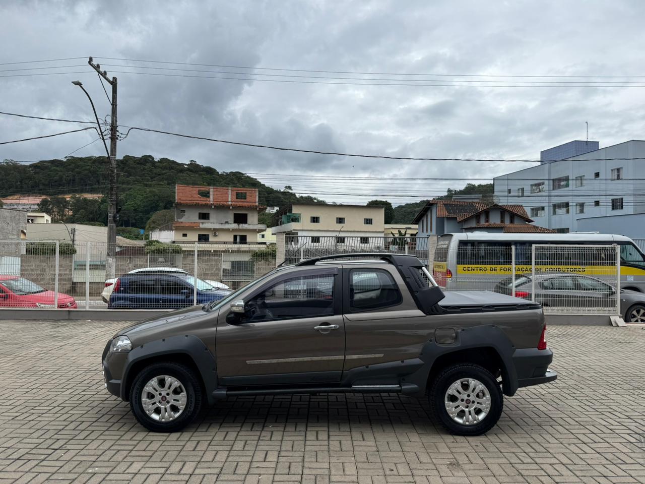 FIAT STRADA ADVENTURE 1.8 2010 – CABINE DUPLA