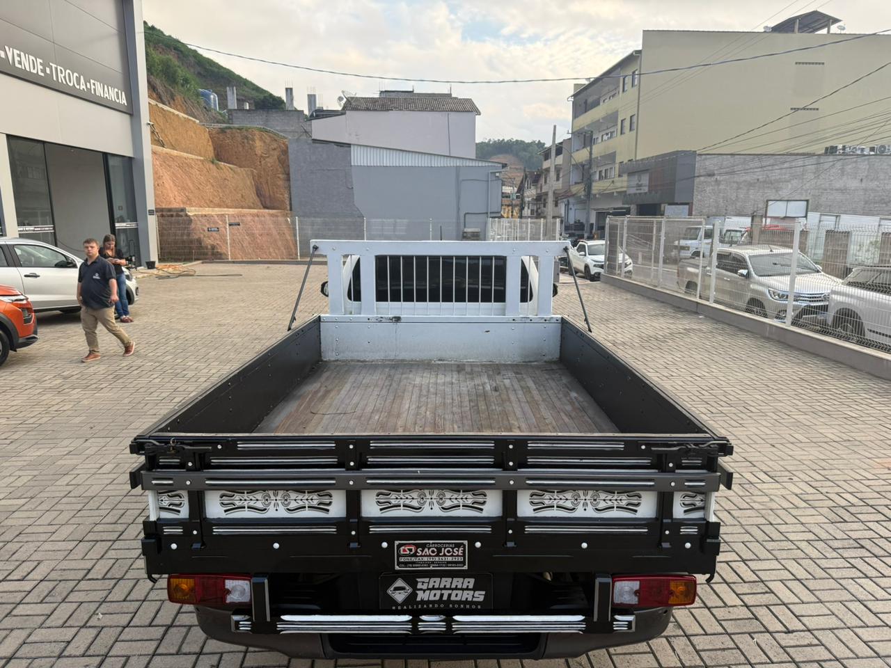 TOYOTA HILUX CS 4x4 2.8 TURBO DIESEL 2020 – CARROCERIA DE MADEIRA