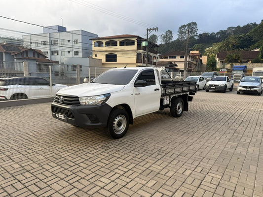 TOYOTA HILUX CS 4x4 2.8 TURBO DIESEL 2020 – CARROCERIA DE MADEIRA