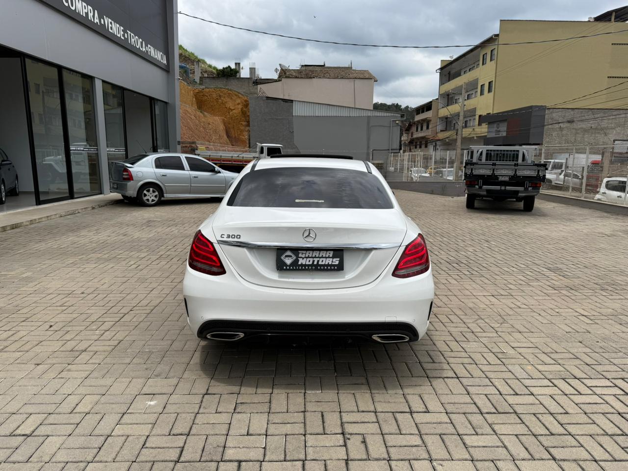 MERCEDES-BENZ C300 2.0 TURBO 9G-TRONIC