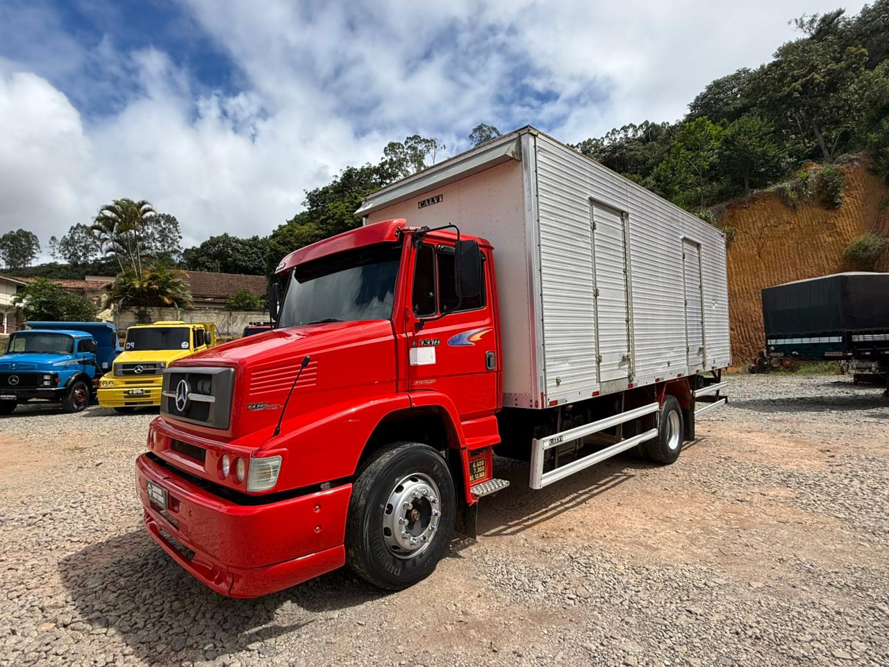 MERCEDES BENZ 1318 REDUZIDO