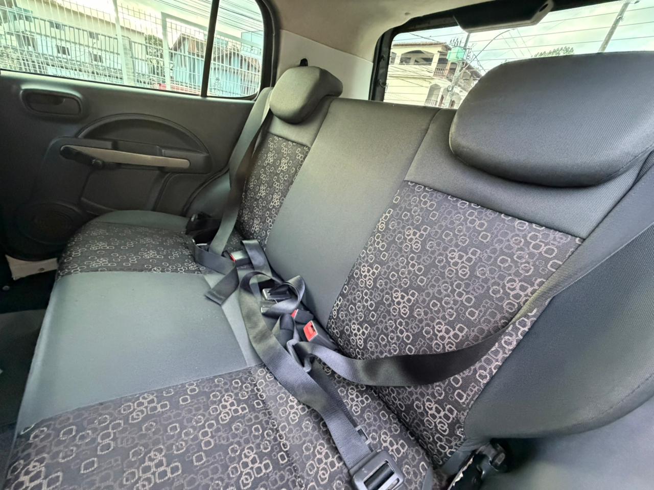 FIAT UNO VIVACE 1.0 COMPLETO MOD 2011 REVISADO 2 DONO