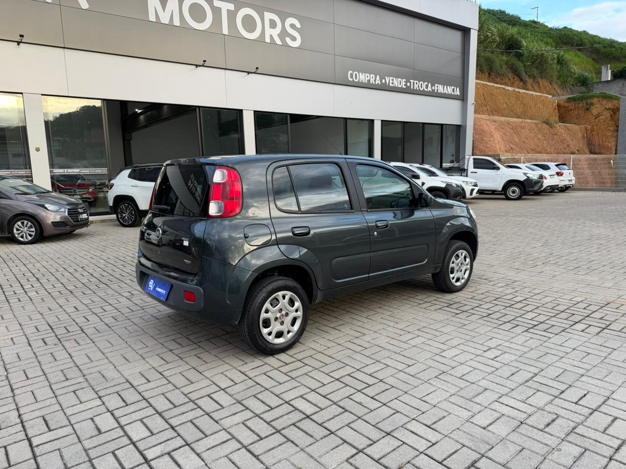 FIAT UNO VIVACE 1.0 COMPLETO MOD 2011 REVISADO 2 DONO