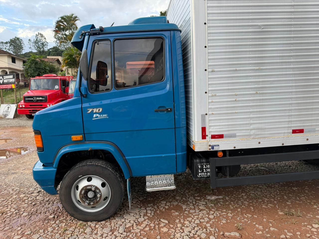 Mercedes-Benz 710 2010