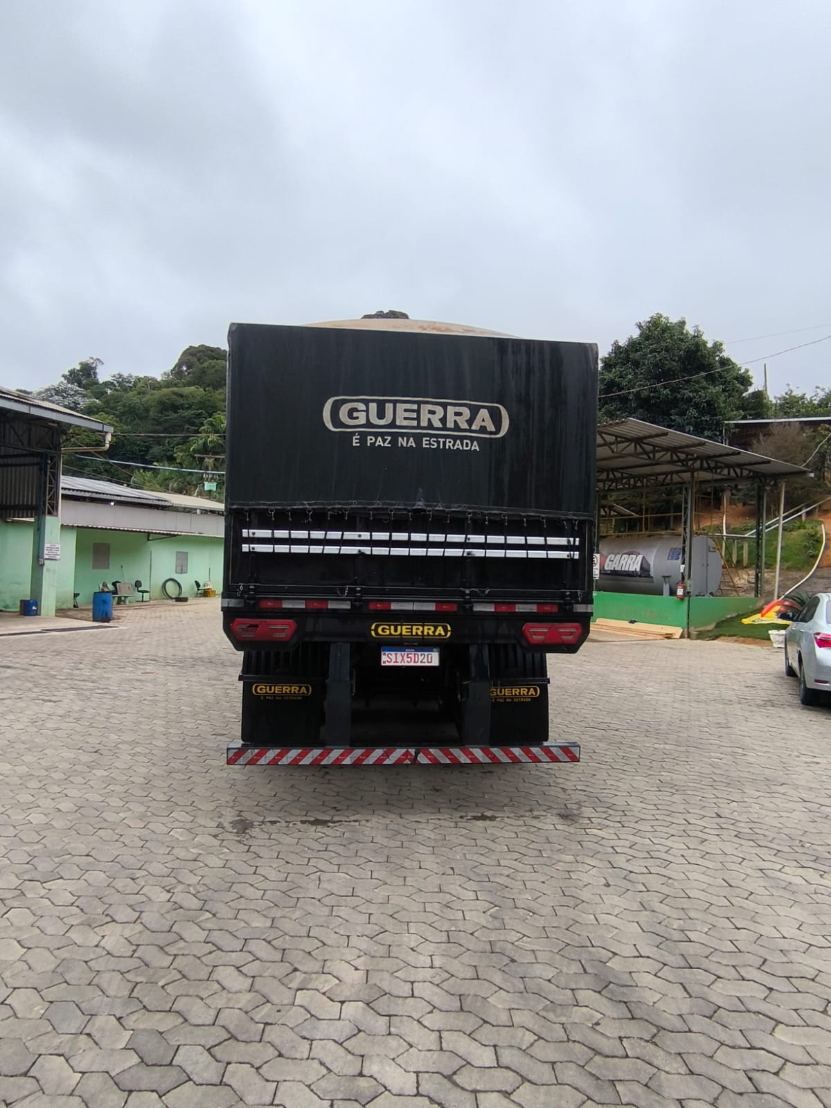 Carreta guerra 4 eixo ano 23/24