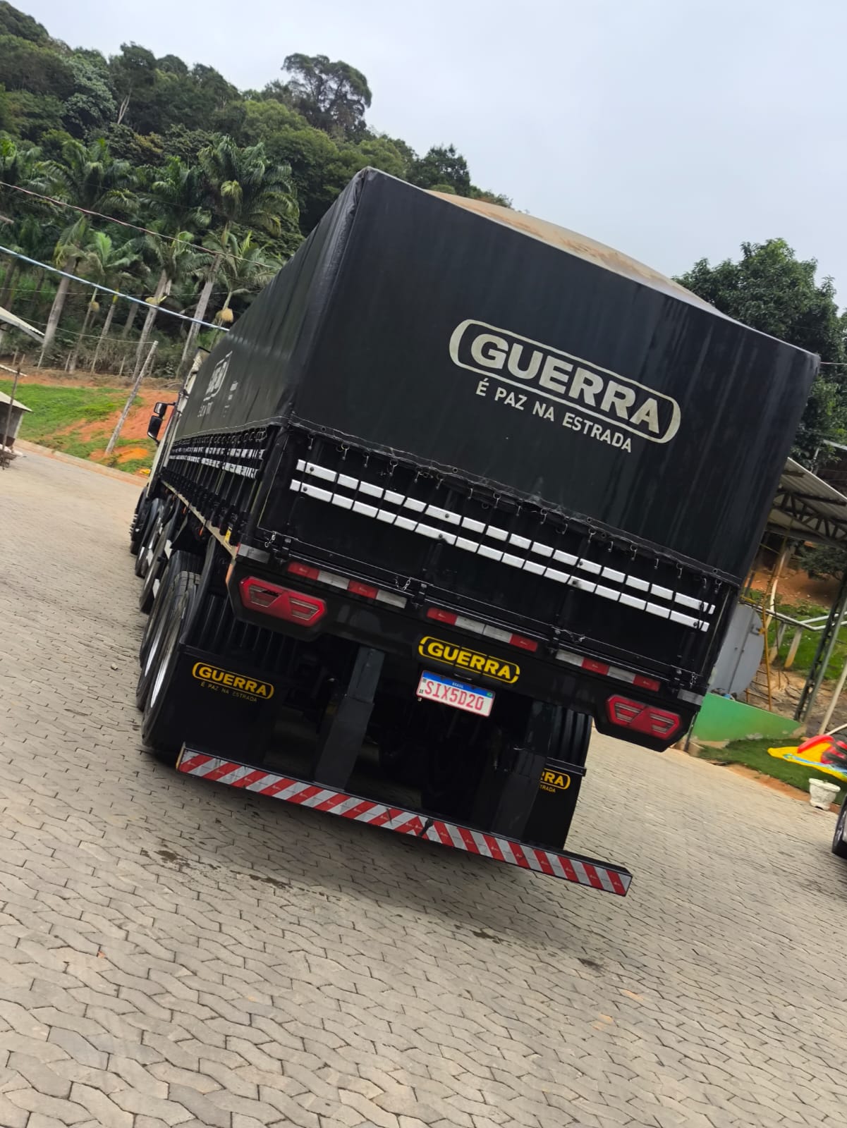 Carreta guerra 4 eixo ano 23/24