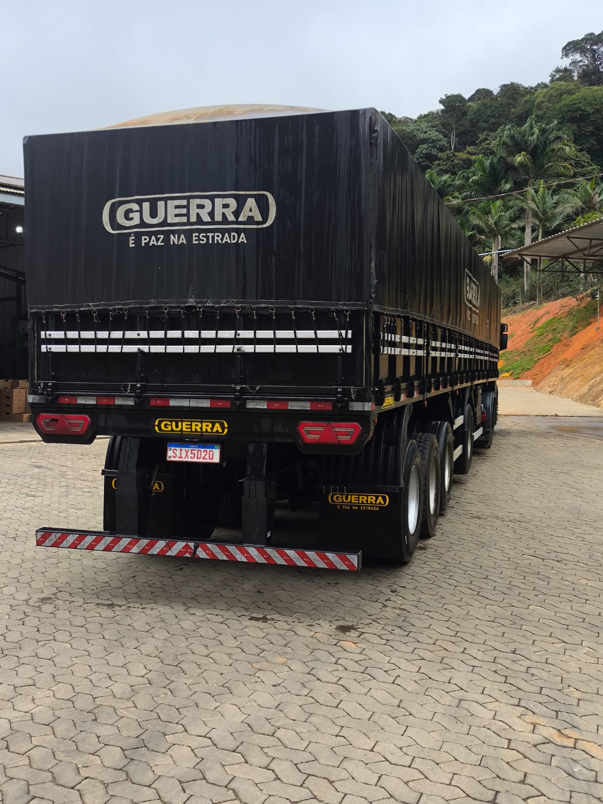 Carreta guerra 4 eixo ano 23/24