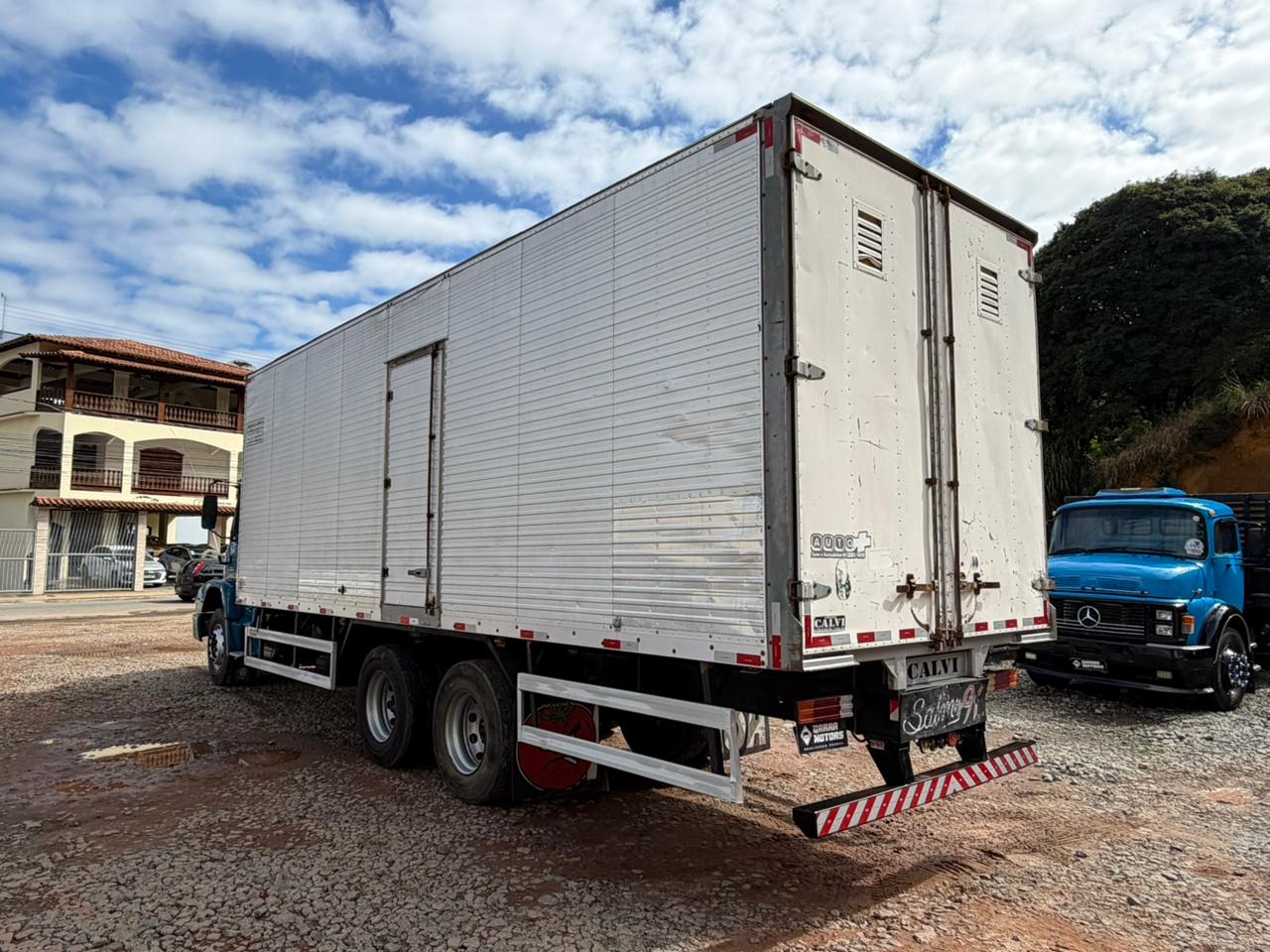 MERCEDES BENZ 2324 2014