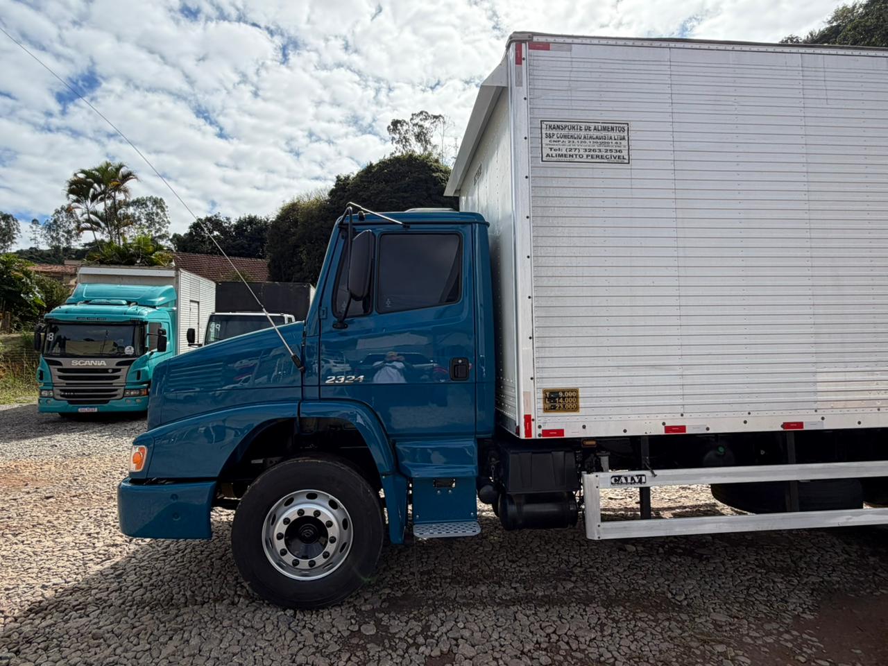 MERCEDES BENZ 2324 2014