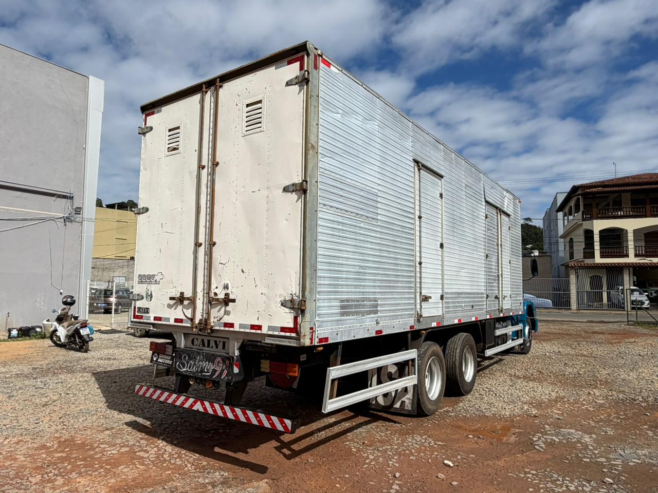 MERCEDES BENZ 2324 2014