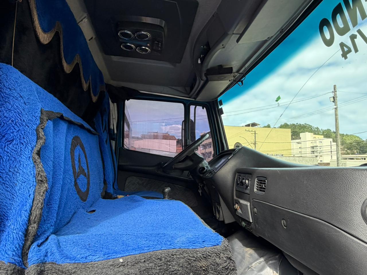 MERCEDES BENZ 2324 2014