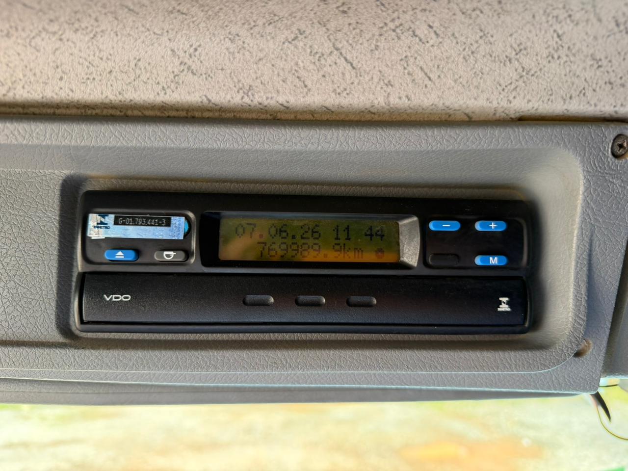 MERCEDES BENZ 2324 2014