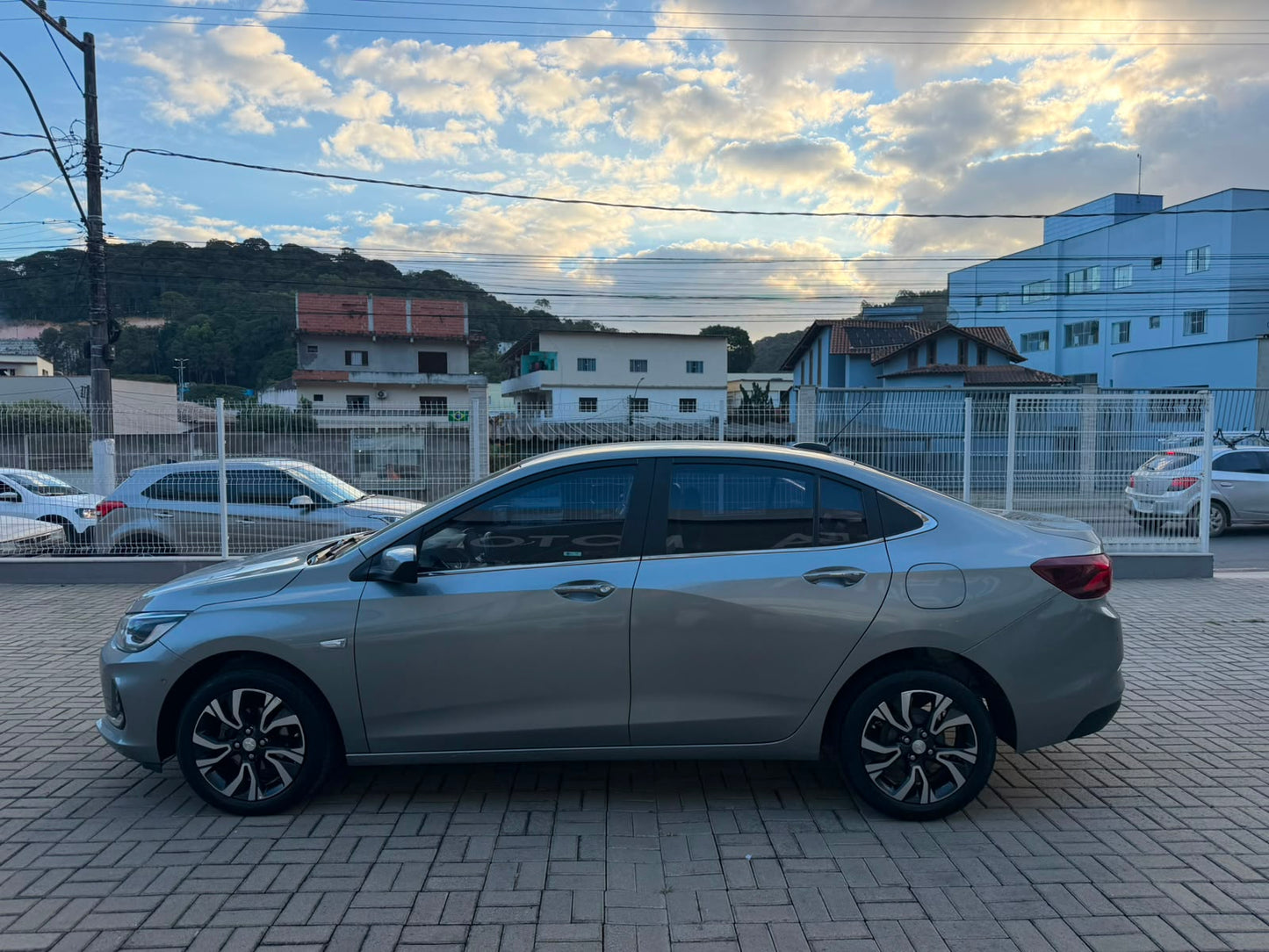 CHEVROLET ONIX PLUS PREMIER 1.0 TURBO AUTOMÁTICO