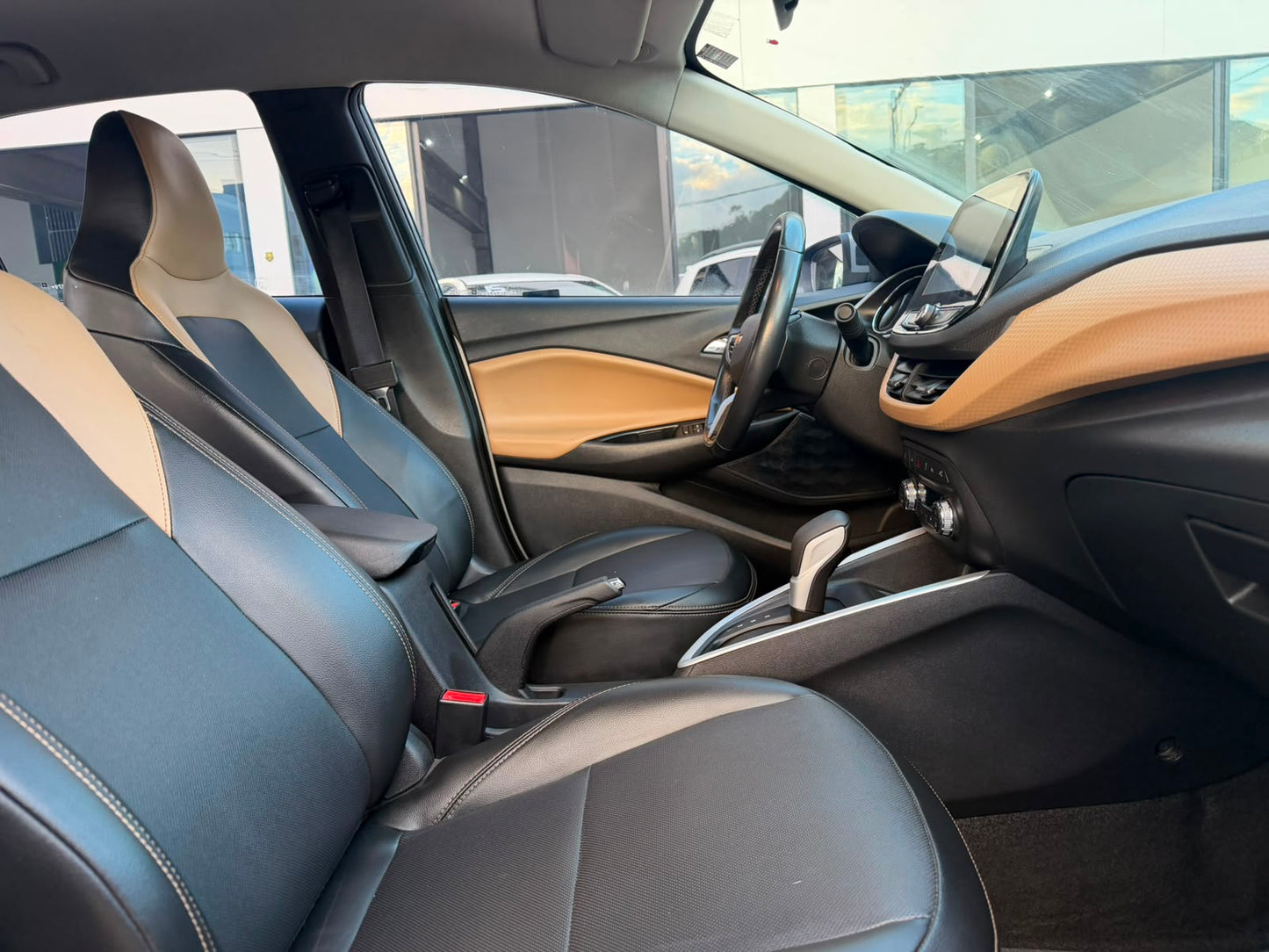 CHEVROLET ONIX PLUS PREMIER 1.0 TURBO AUTOMÁTICO