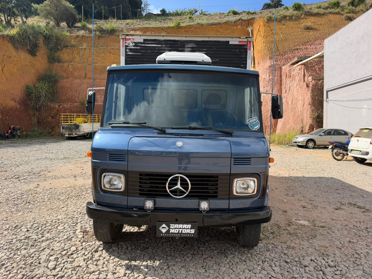 MERCEDES BENZ 608 D  1982