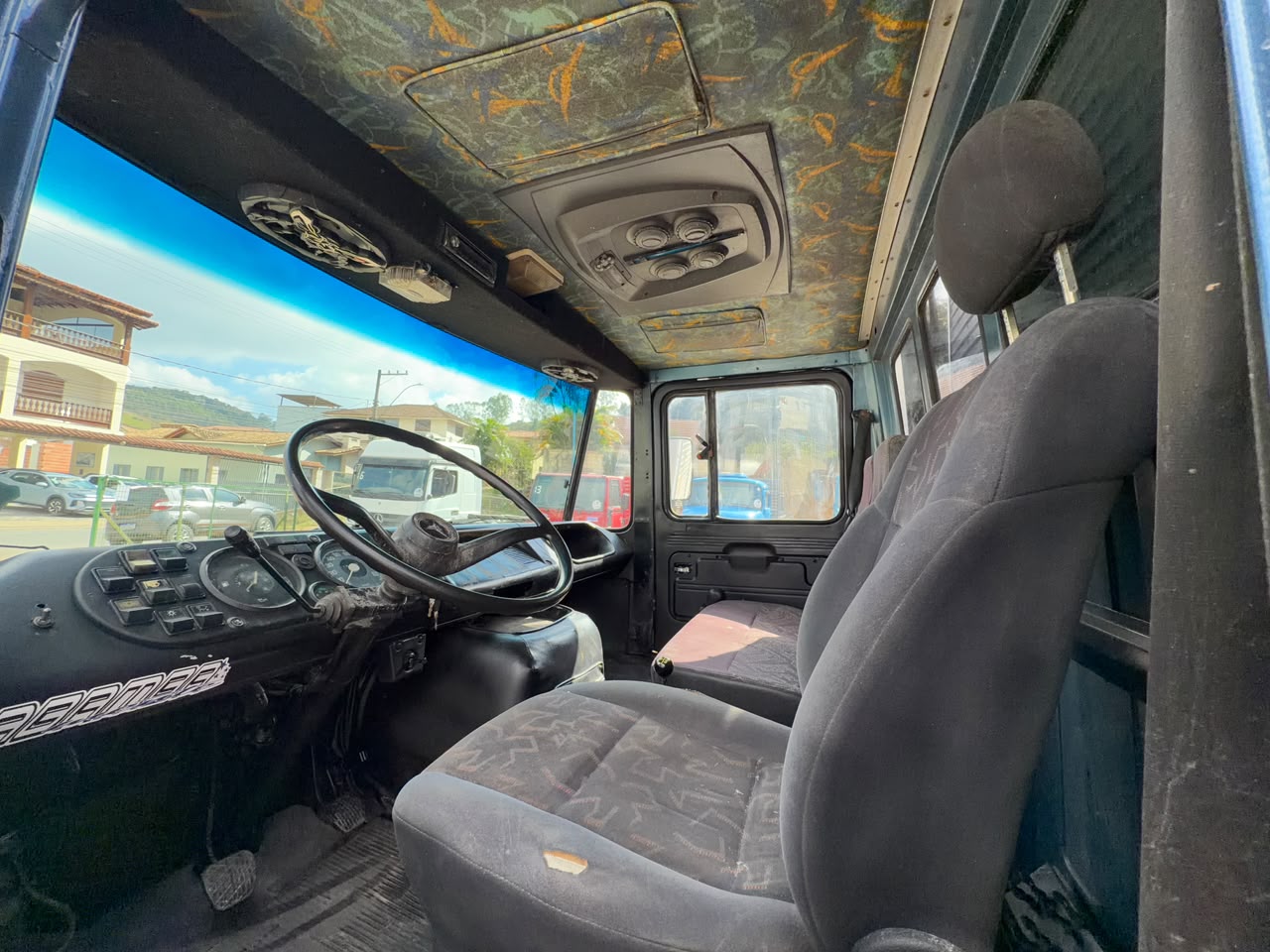 MERCEDES BENZ 608 D  1982