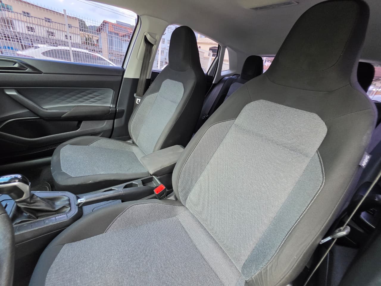 VOLKSWAGEN POLO COMFORTLINE 1.0 TURBO AUTOMÁTICO MOD 23
