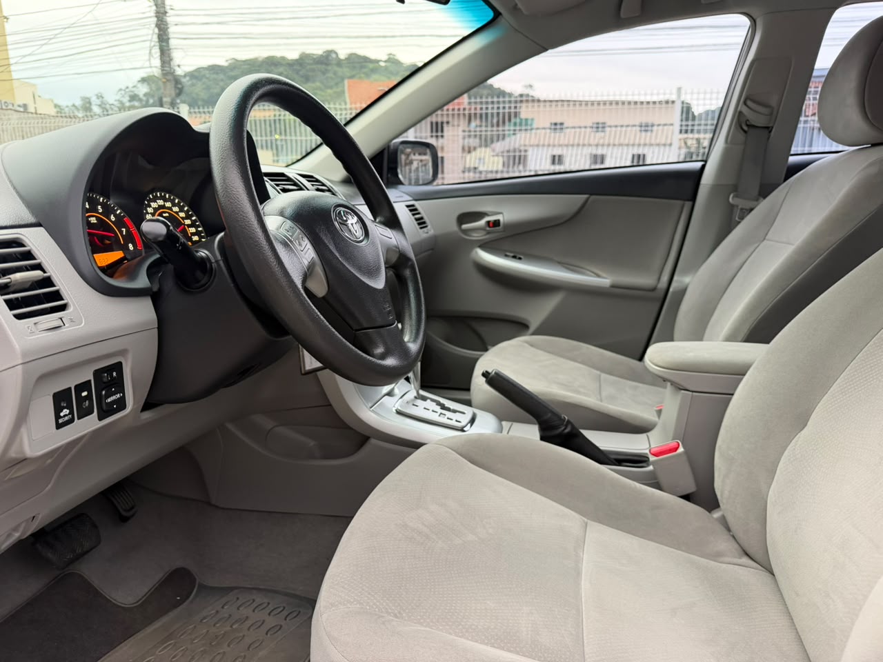 TOYOTA COROLLA GLI 1.8 AUTOMÁTICO  MOD 12