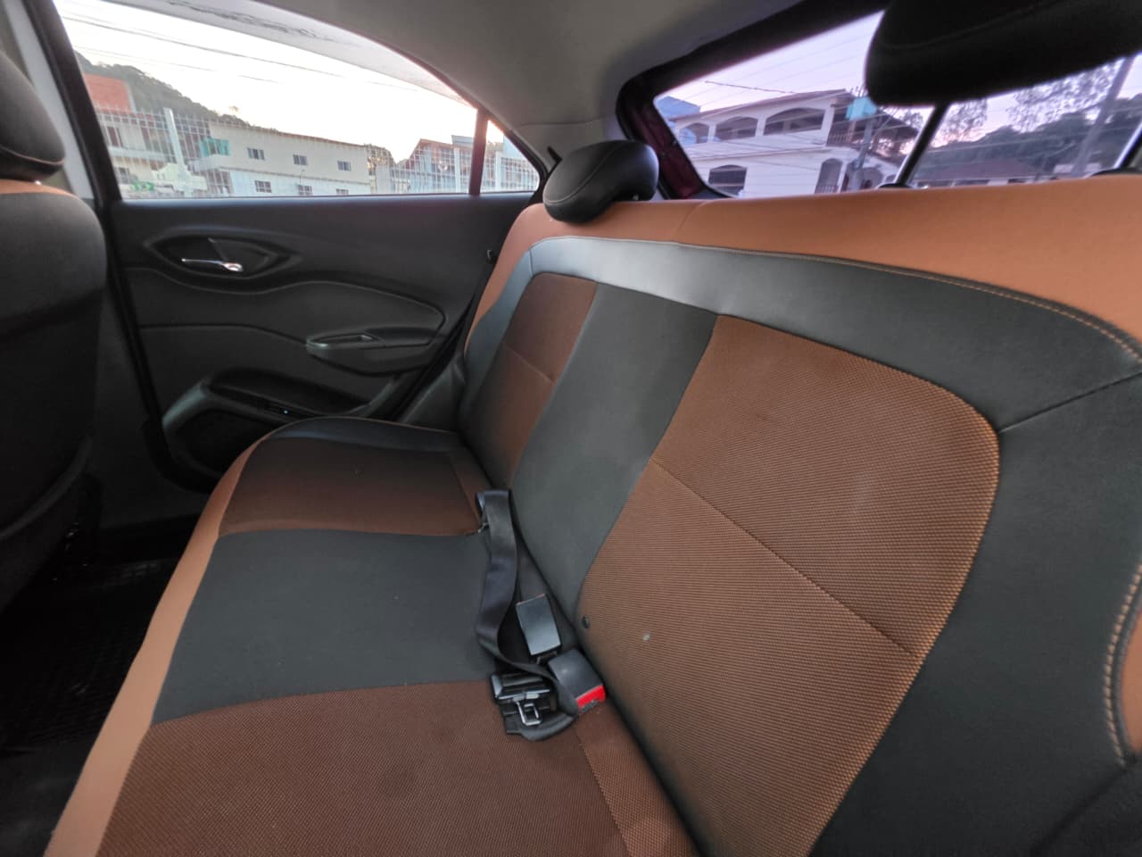 Chevrolet Onix Active 1.4 Automático 2018