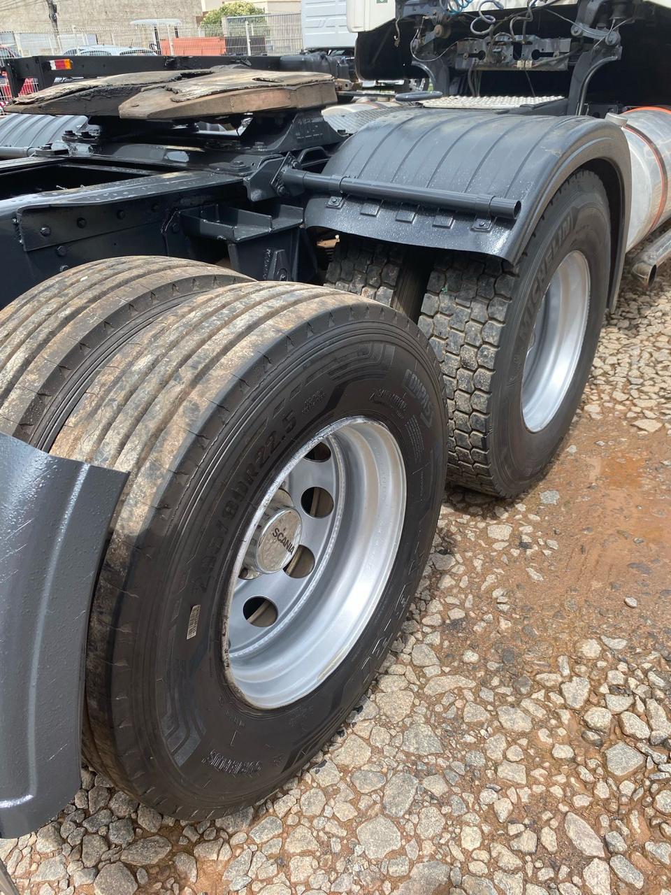 SCANIA T-124 GA 360 6x2 2009