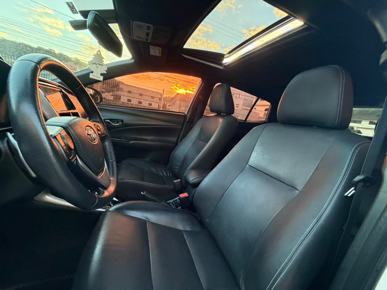 Toyota Yaris XLS 1.5 Automático com teto solar 2019
