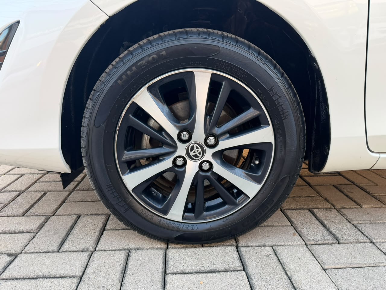 Toyota Yaris XLS 1.5 Automático com teto solar 2019