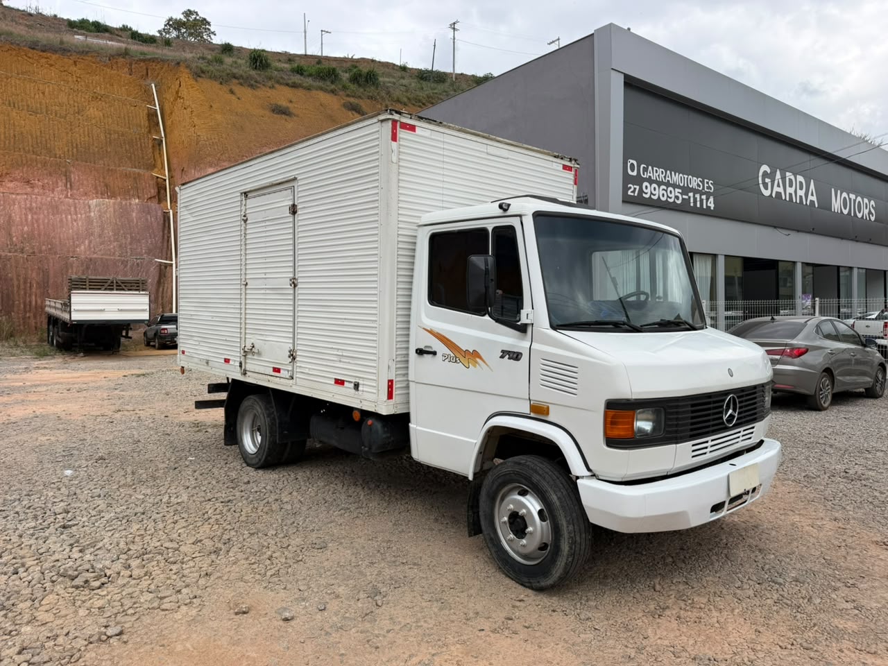 Mercedes-Benz 710 Baú 1997