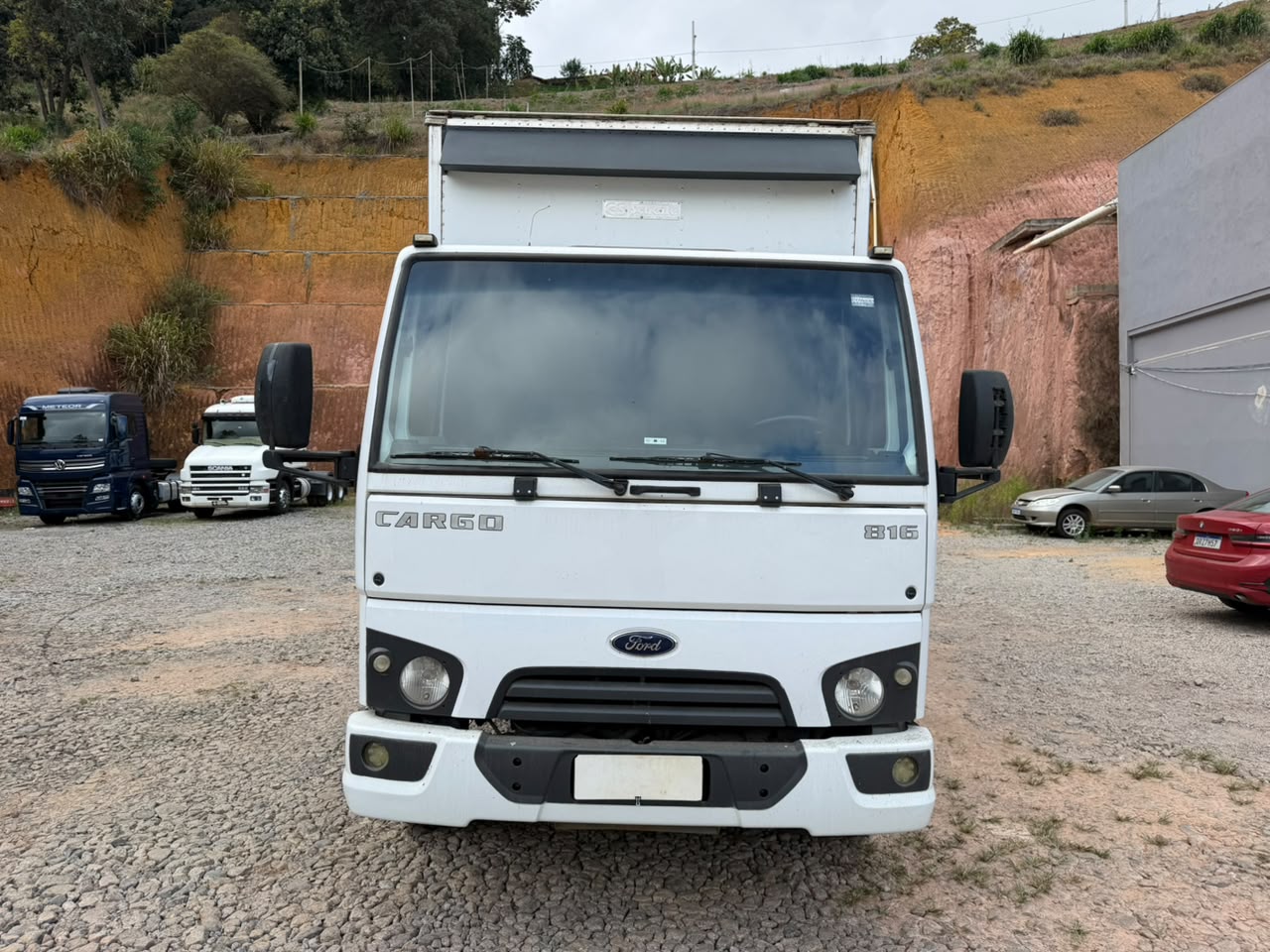 Ford Cargo 816 Baú mod 2017