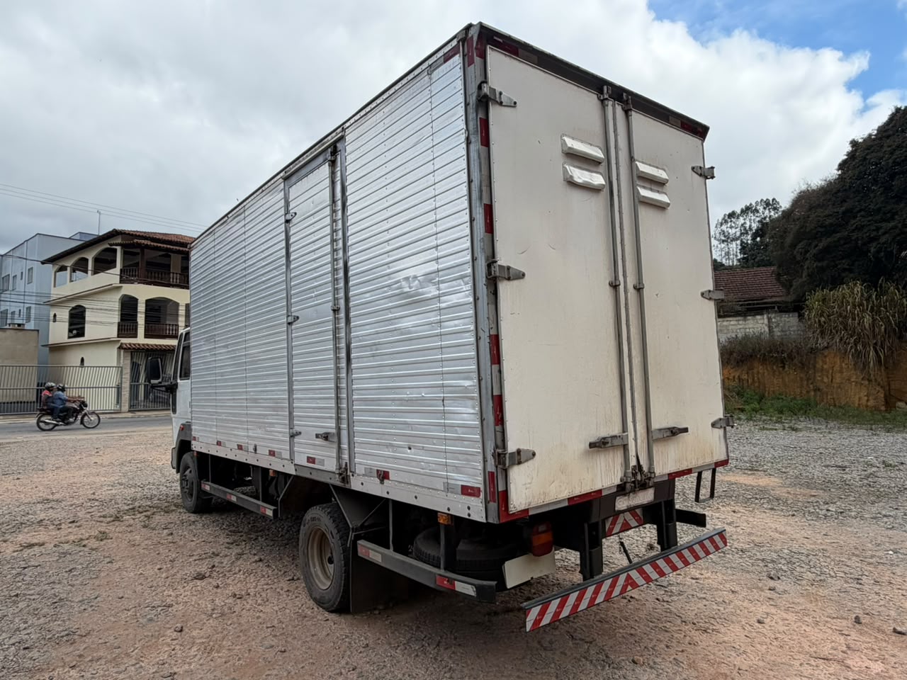 Ford Cargo 816 Baú mod 2017