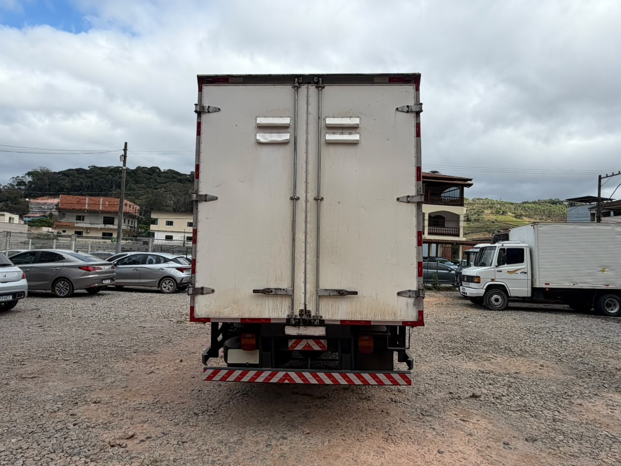 Ford Cargo 816 Baú mod 2017