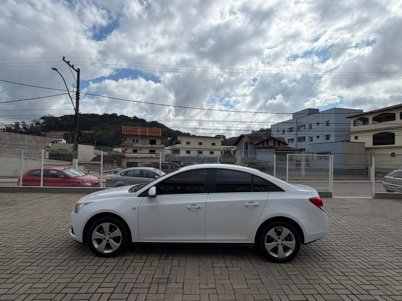 Chevrolet Cruze Sedan 1.8 Automático 2012